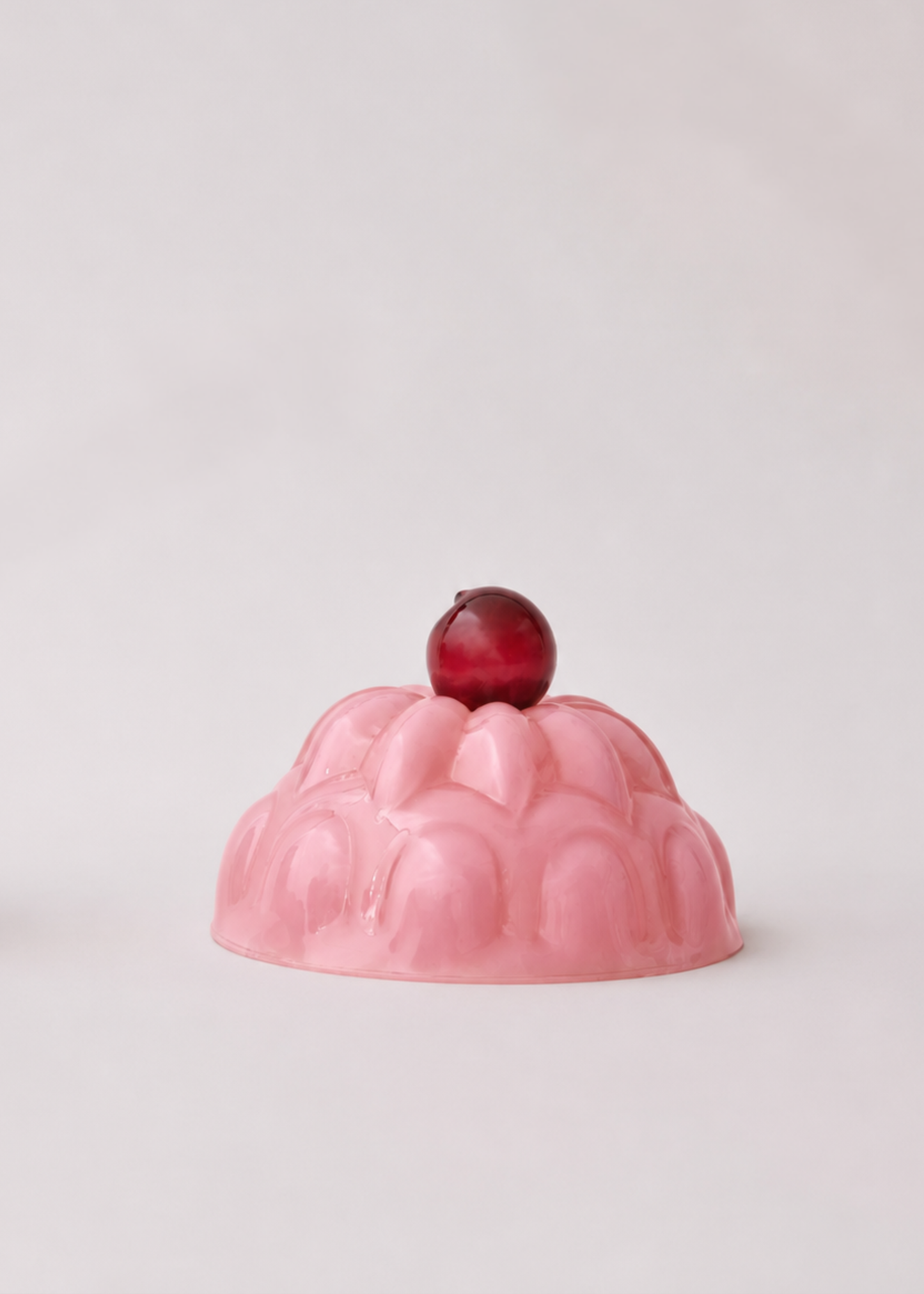 GLASS CLOCHE- STRAWBERRY CREAM-MEDIUM